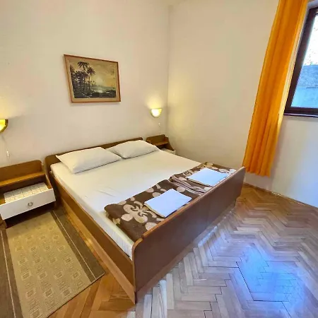 In 44018 Apartman *
