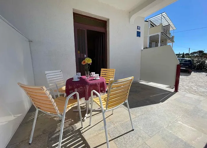 Διαμέρισμα In 44018 *